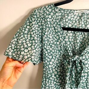 Abercrombie & Fitch Tie-Front Floral Top